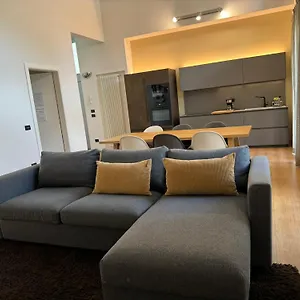  Apartment Lovely Loft & Flat Italien